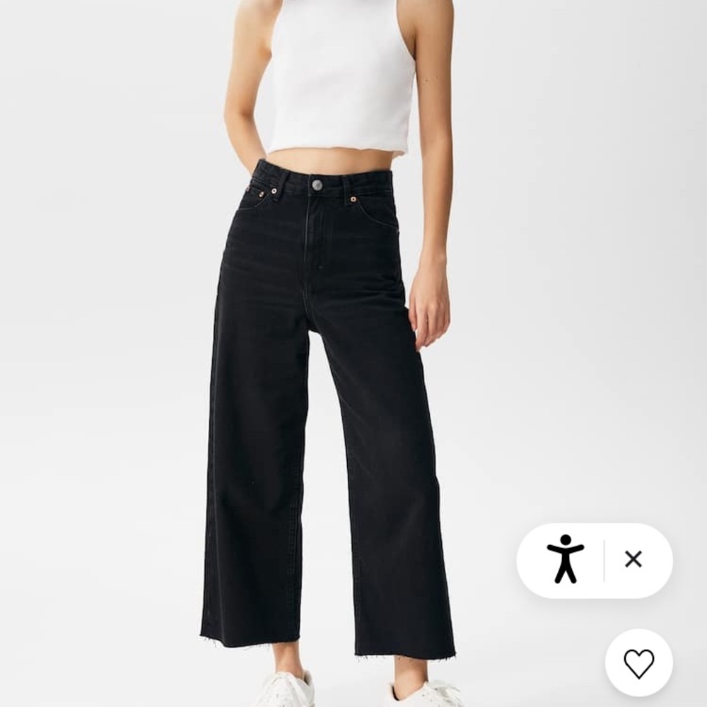 Pull&bear NWT wide leg black crop highwaist Jean unfinished hem size 2